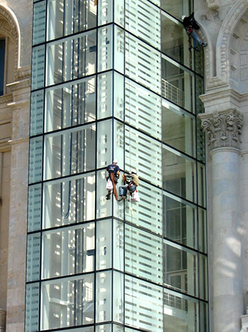 Montarea garniturilor de etansare la ascensoarele panoramice