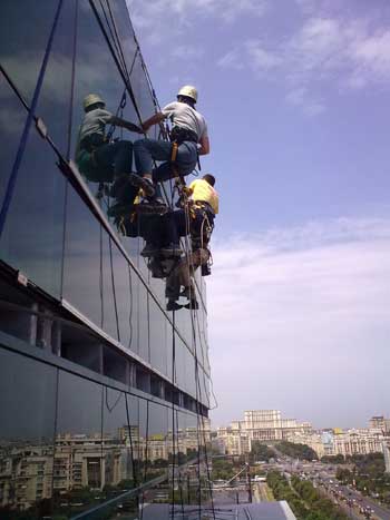 Montarea fațadei vitrate - sistem Wicona